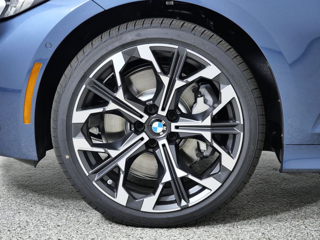 Thumbnail: 2026 BMW 3 Series - 17