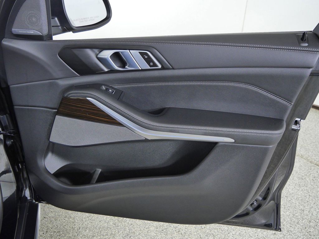 Thumbnail: 2026 BMW X5 - 19