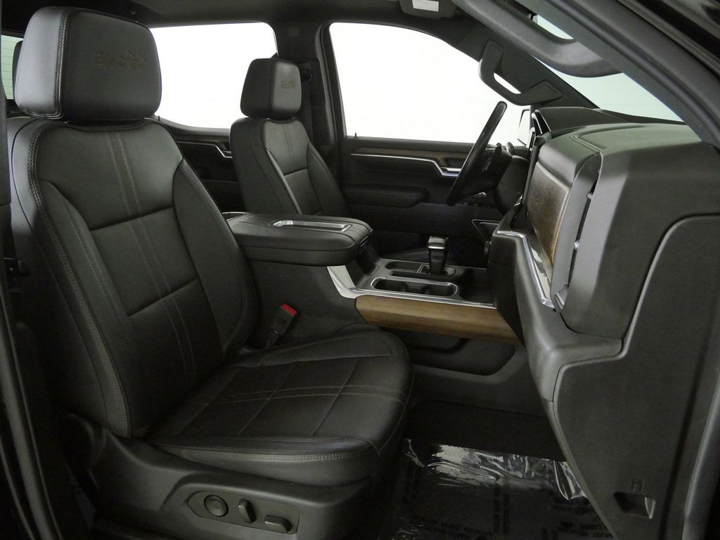 Thumbnail: 2022 Chevrolet Silverado 1500 - 22