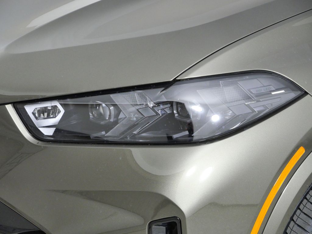 Thumbnail: 2026 BMW X5 - 3