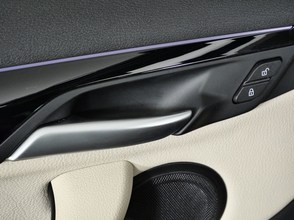 Thumbnail: 2022 BMW X1 - 37