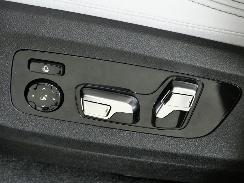 Thumbnail: 2026 BMW X5 - 38