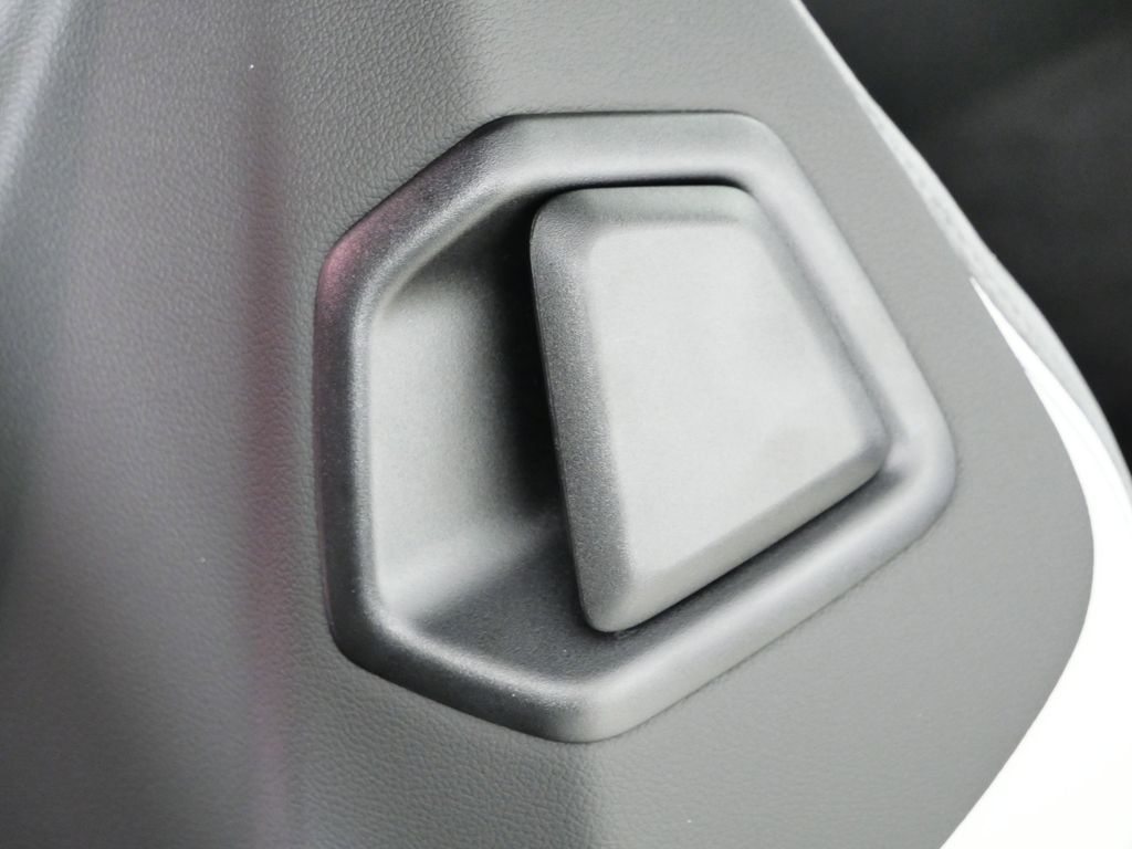 Thumbnail: 2026 BMW M4 - 23