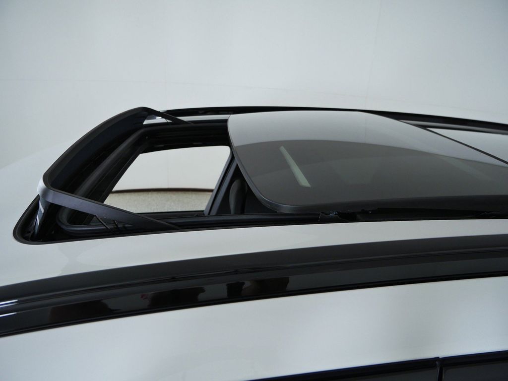 Thumbnail: 2026 BMW X5 - 18
