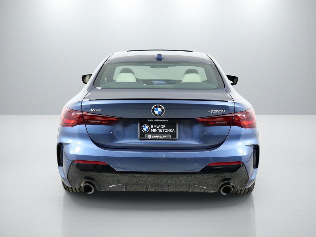 Thumbnail: 2025 BMW 4 Series - 12