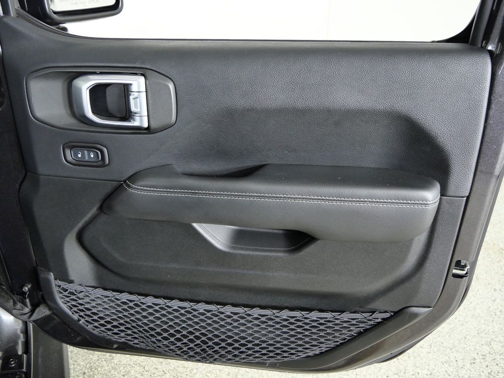 Thumbnail: 2019 Jeep Wrangler - 20