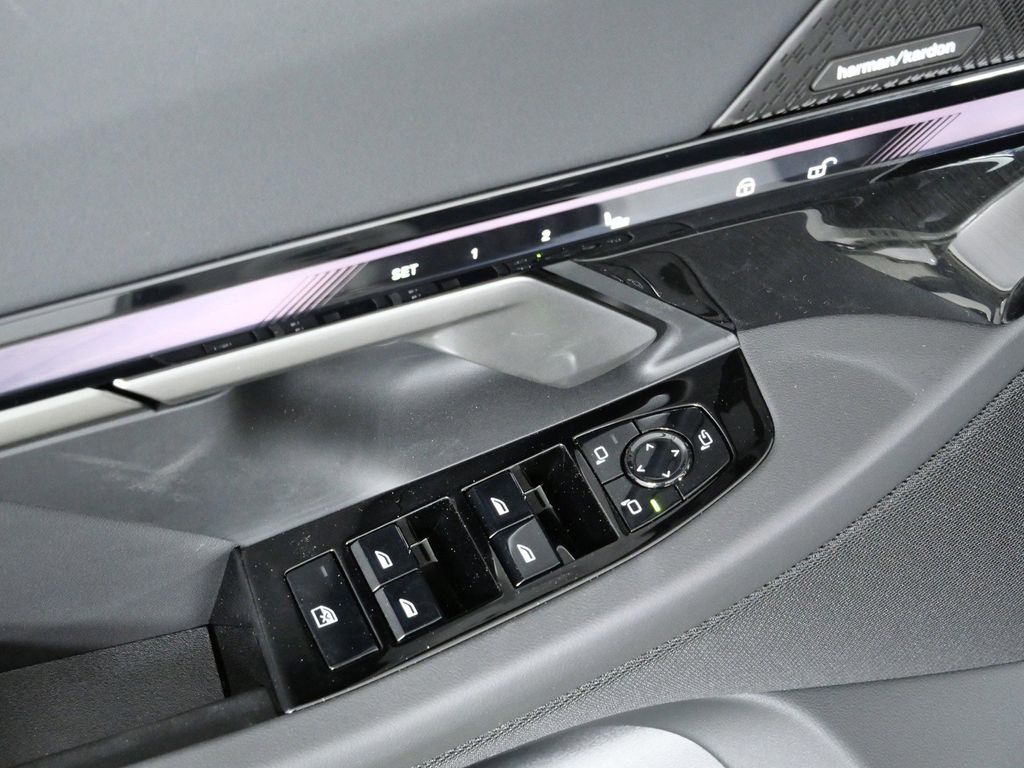 Thumbnail: 2026 BMW 5 Series - 34