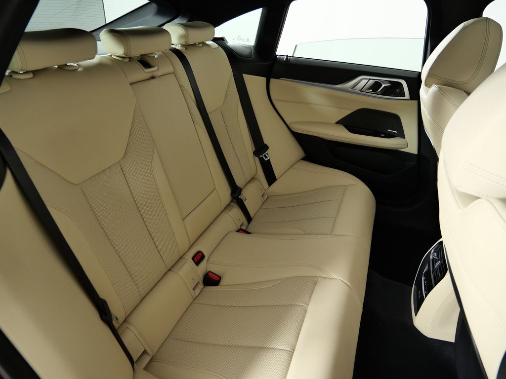 Thumbnail: 2025 BMW i4 - 31