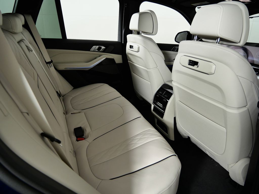 Thumbnail: 2026 BMW X5 - 26