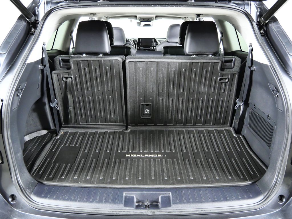 Thumbnail: 2020 Toyota Highlander - 27