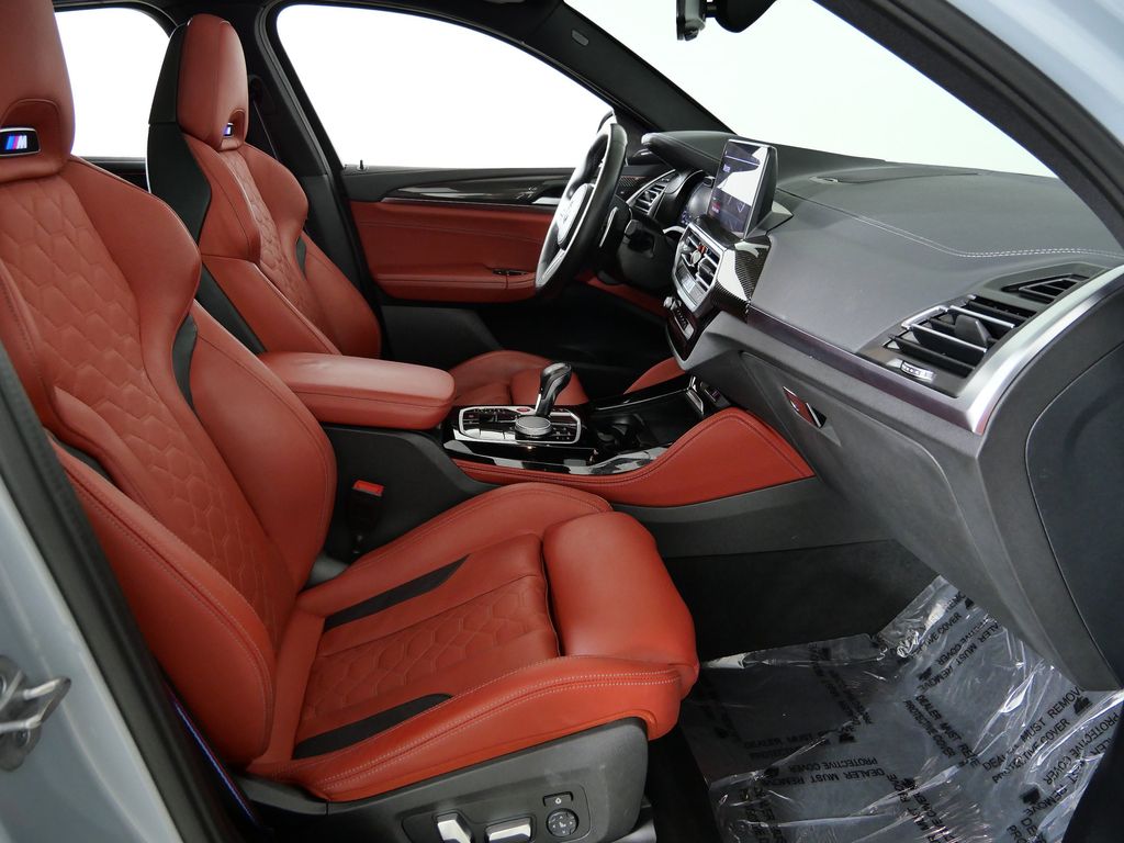 Thumbnail: 2023 BMW X4 - 21