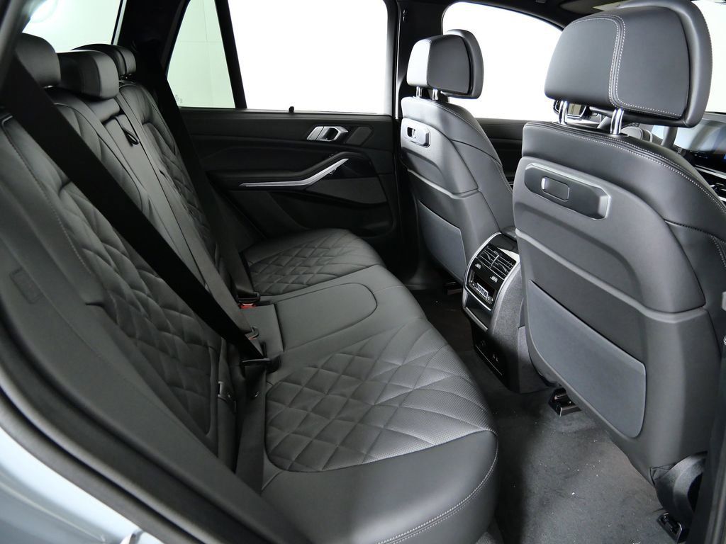 Thumbnail: 2026 BMW X5 - 28