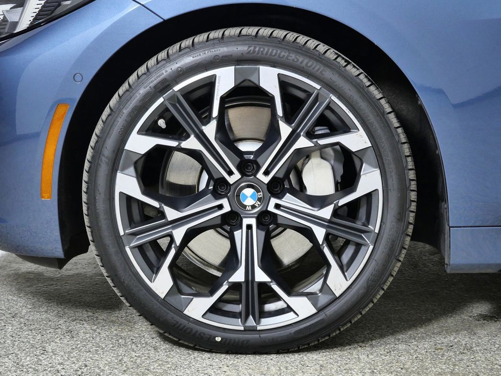 Thumbnail: 2025 BMW 4 Series - 21