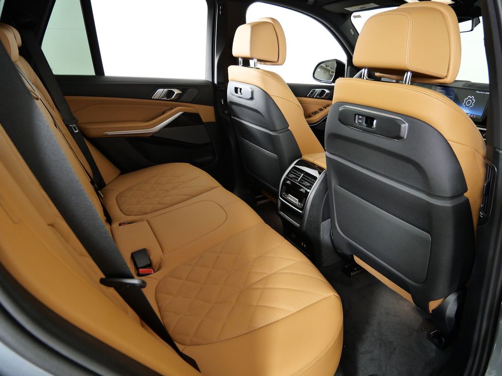 Thumbnail: 2026 BMW X5 - 26