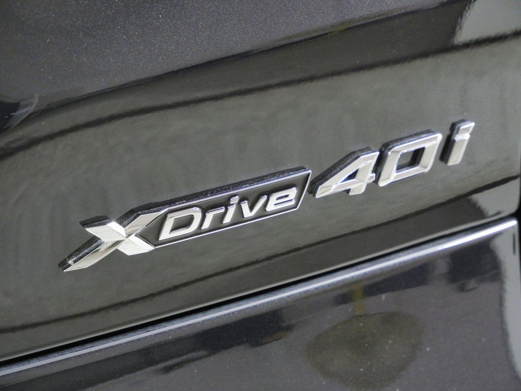 Thumbnail: 2026 BMW X5 - 12