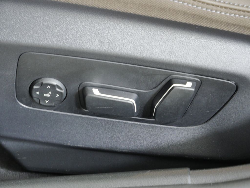 Thumbnail: 2026 BMW i5 - 41