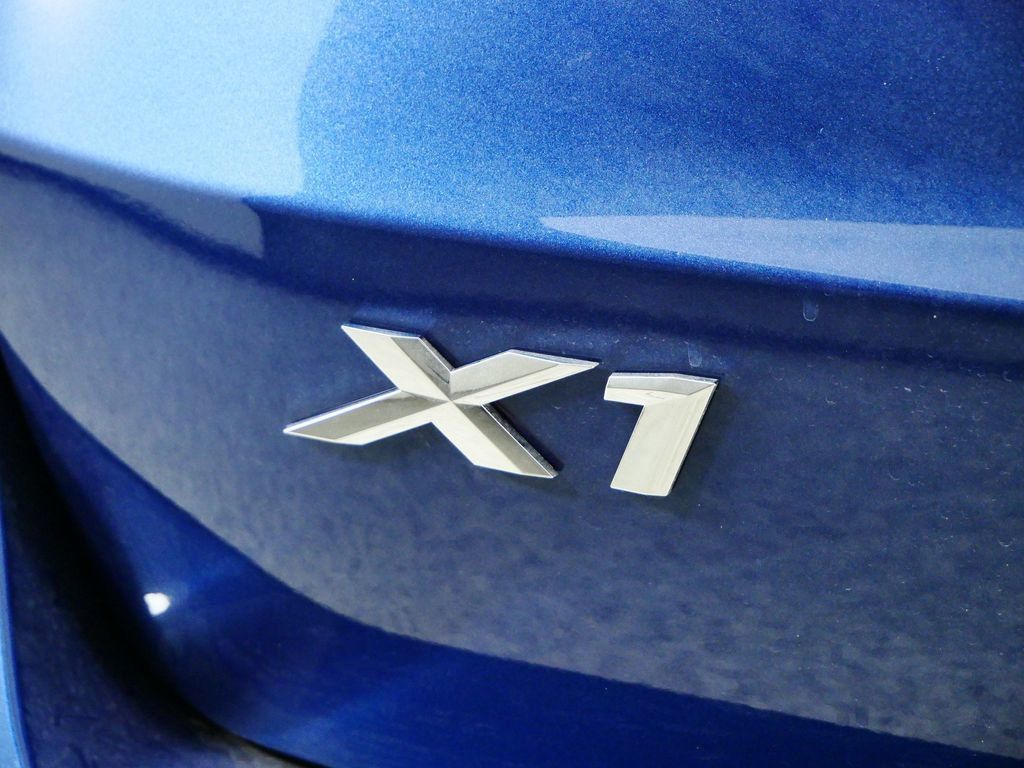 Thumbnail: 2025 BMW X1 - 14