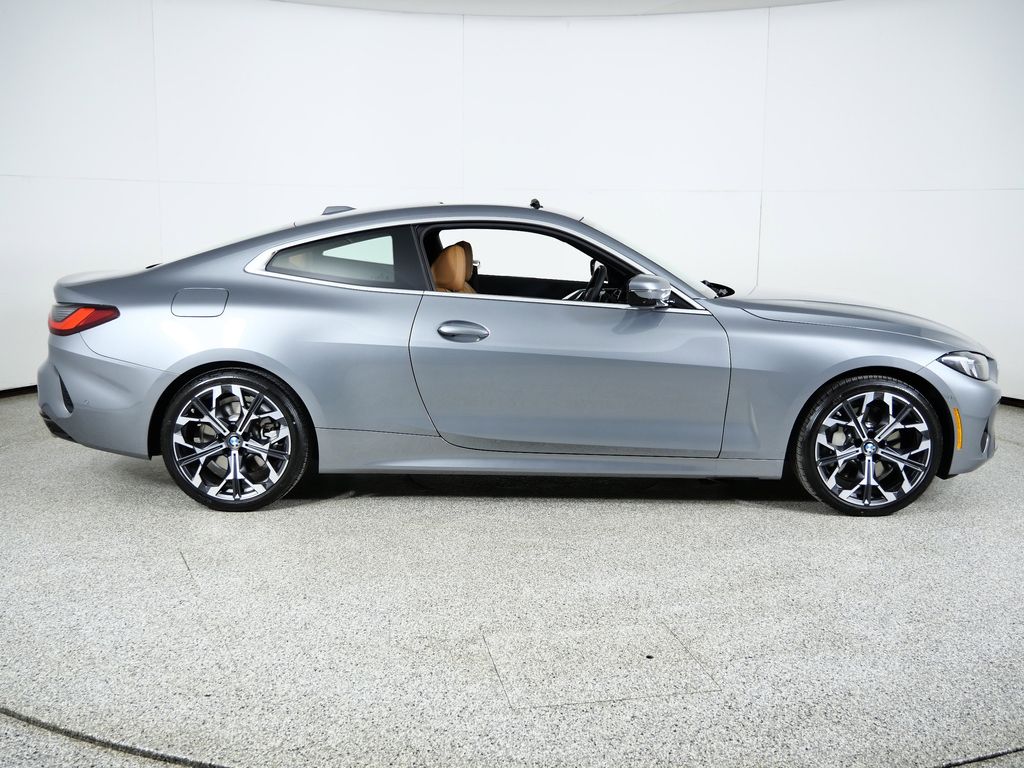 Thumbnail: 2025 BMW 4 Series - 10