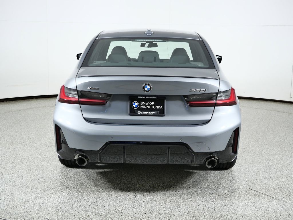 Thumbnail: 2026 BMW 3 Series - 10