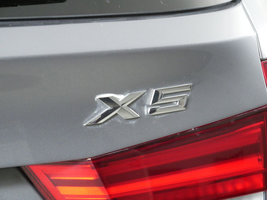 Thumbnail: 2015 BMW X5 - 12