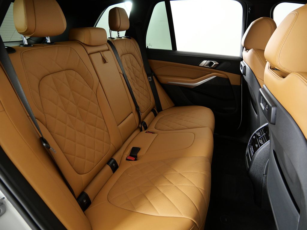 Thumbnail: 2023 BMW X5 - 31