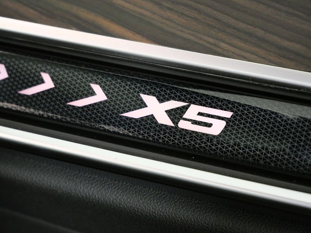 Thumbnail: 2026 BMW X5 - 24