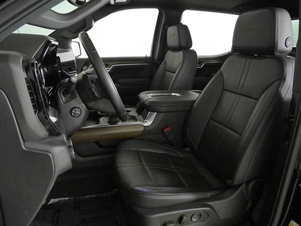 Thumbnail: 2022 Chevrolet Silverado 1500 - 34