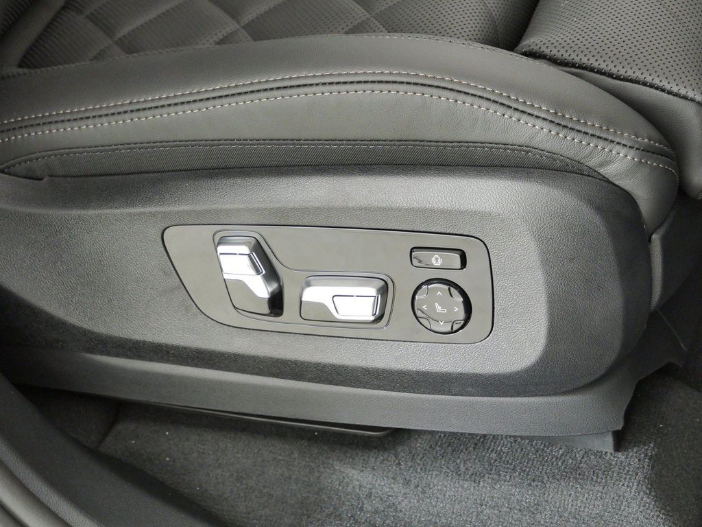 Thumbnail: 2026 BMW X5 - 22