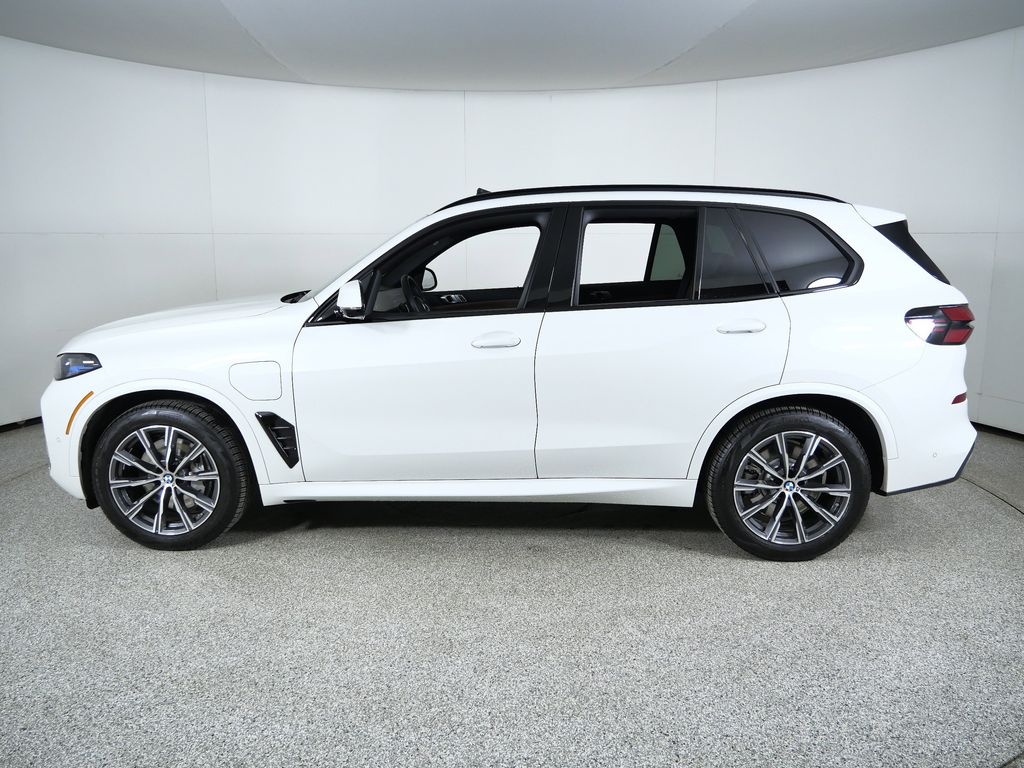 Thumbnail: 2026 BMW X5 - 16