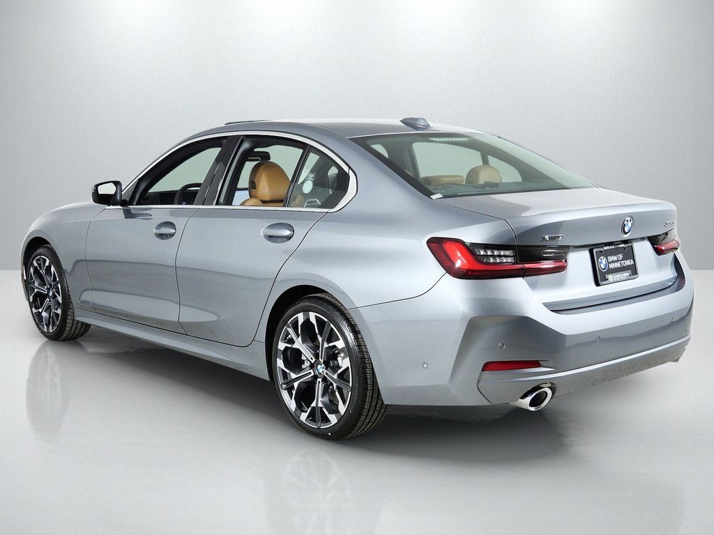 Thumbnail: 2026 BMW 3 Series - 14