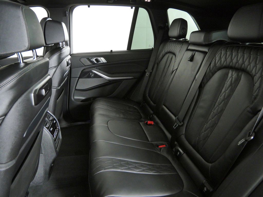 Thumbnail: 2026 BMW X5 - 33