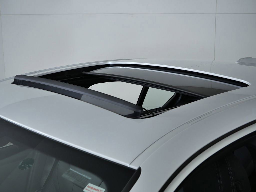 Thumbnail: 2026 BMW 3 Series - 19