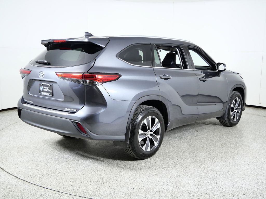 Thumbnail: 2020 Toyota Highlander - 10