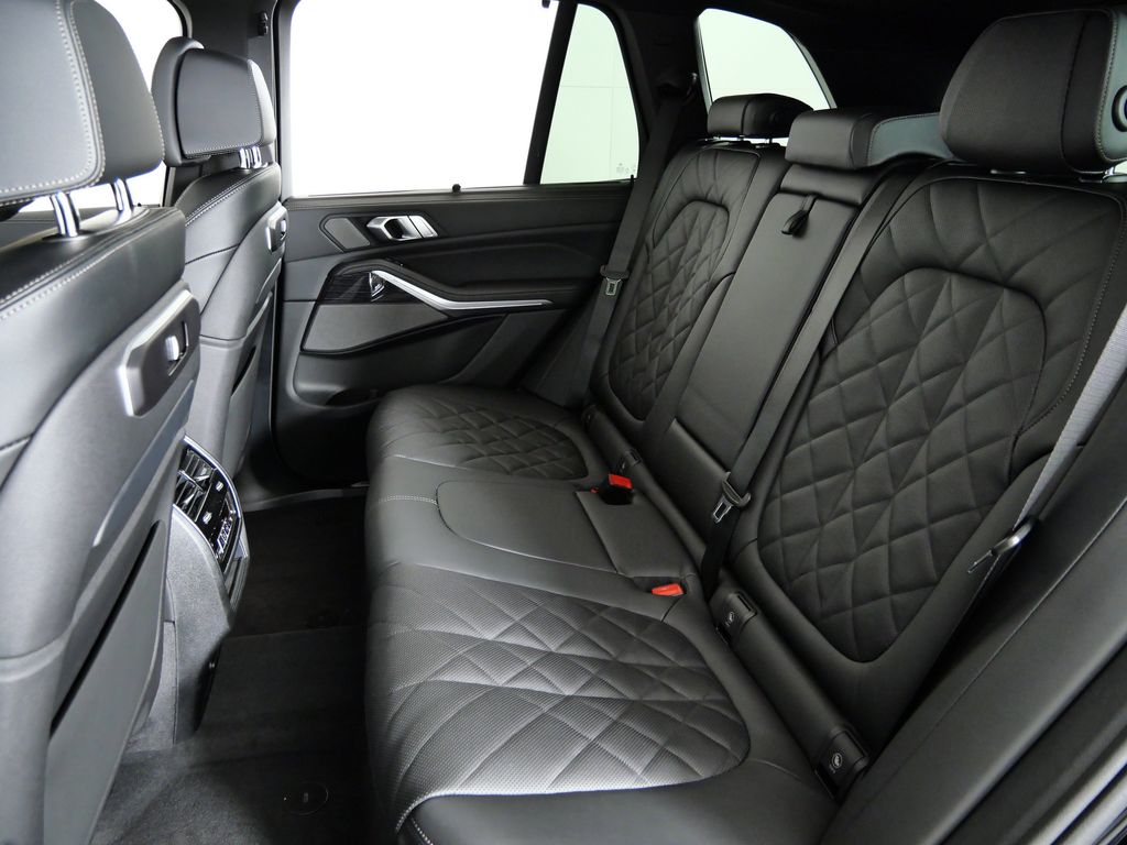 Thumbnail: 2026 BMW X5 - 33