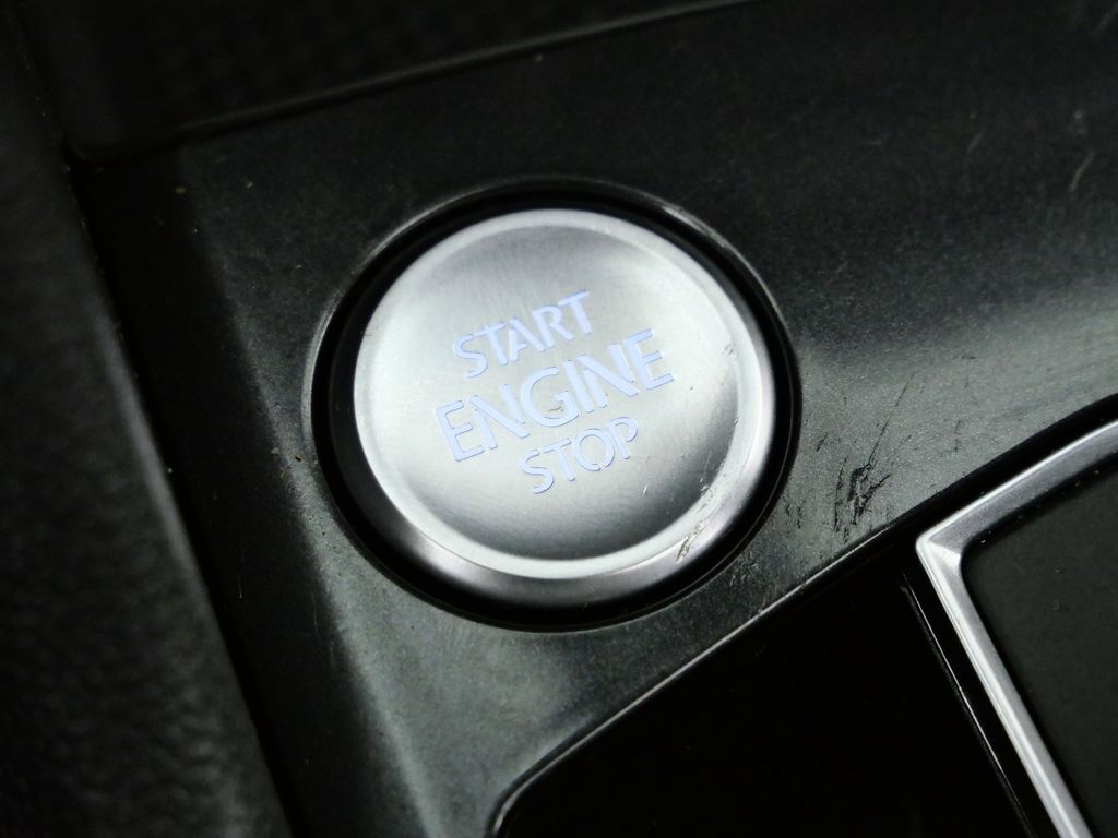 Thumbnail: 2021 Volkswagen Tiguan - 47