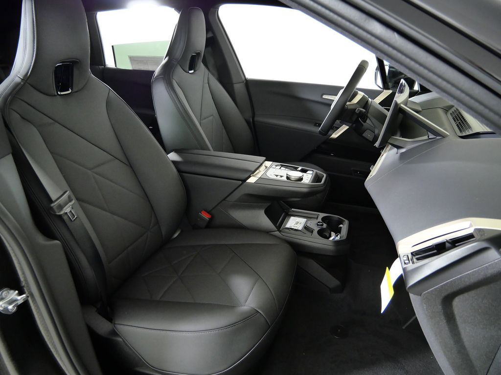 Thumbnail: 2026 BMW iX - 22