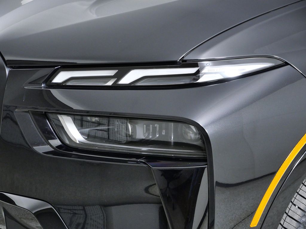Thumbnail: 2025 BMW X7 - 4