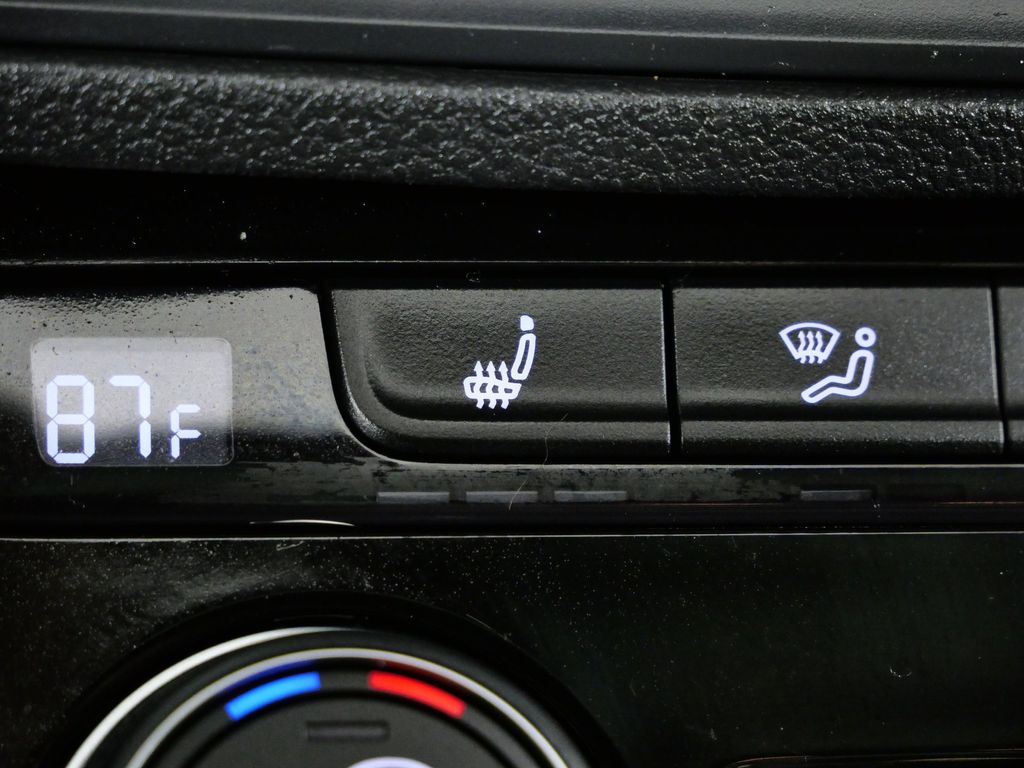 Thumbnail: 2019 Volkswagen Jetta - 47