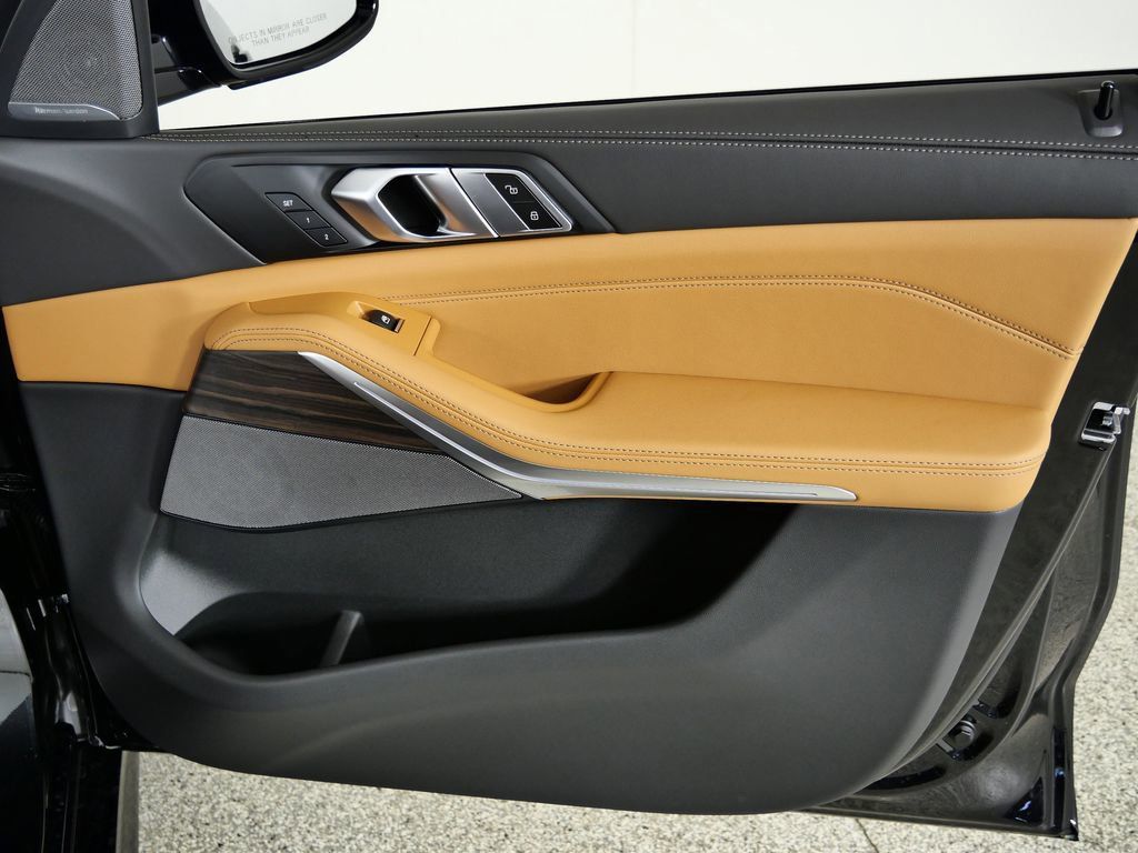 Thumbnail: 2026 BMW X7 - 21