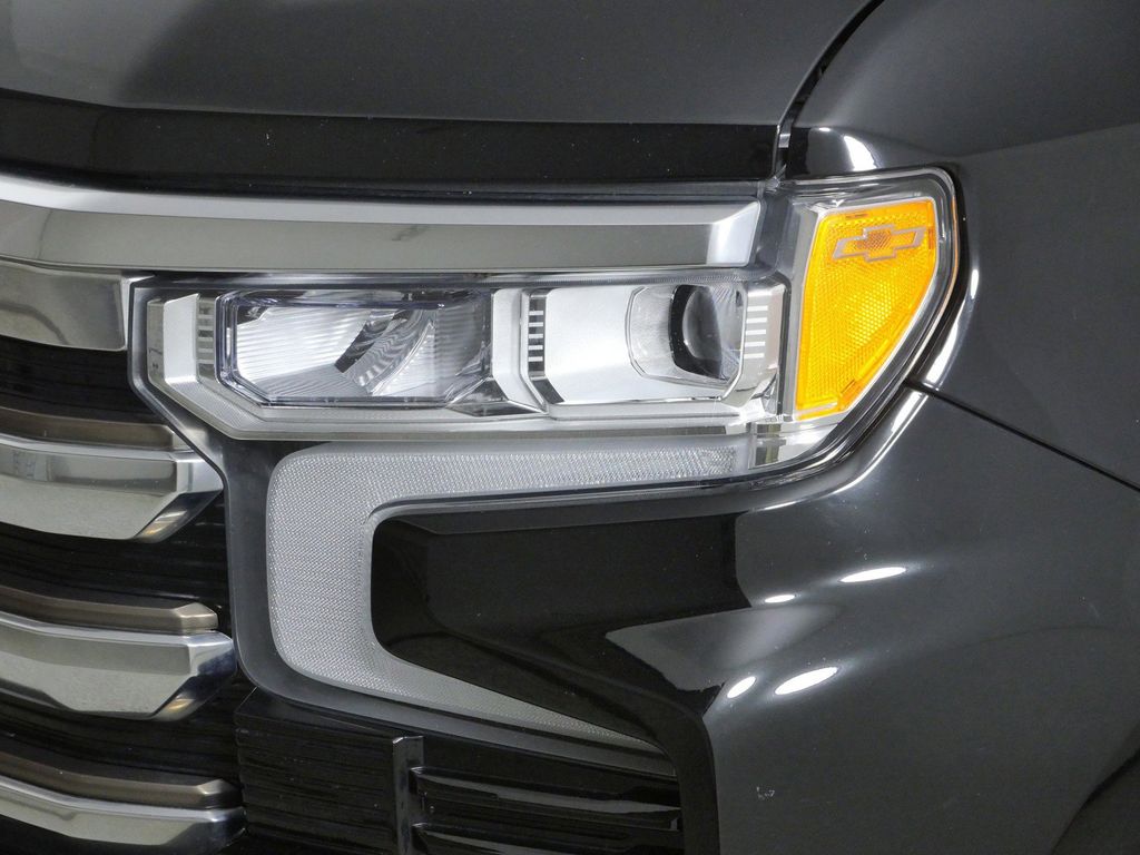 Thumbnail: 2022 Chevrolet Silverado 1500 - 3