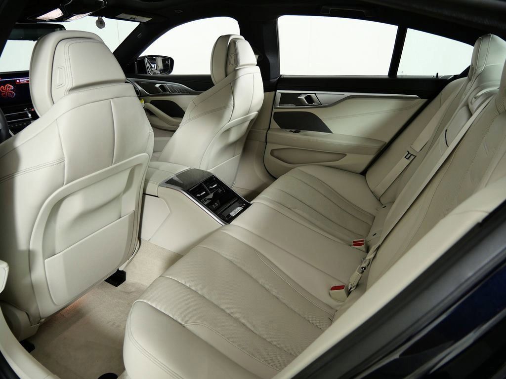 Thumbnail: 2026 BMW 8 Series - 31