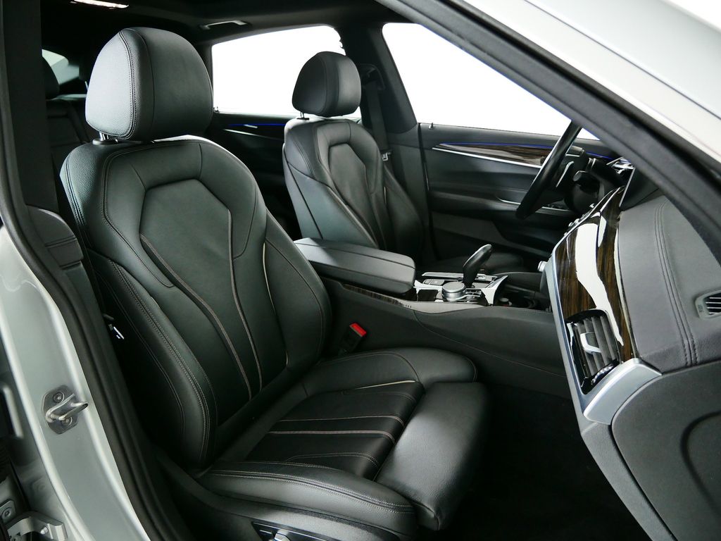 Thumbnail: 2019 BMW 6 Series - 21