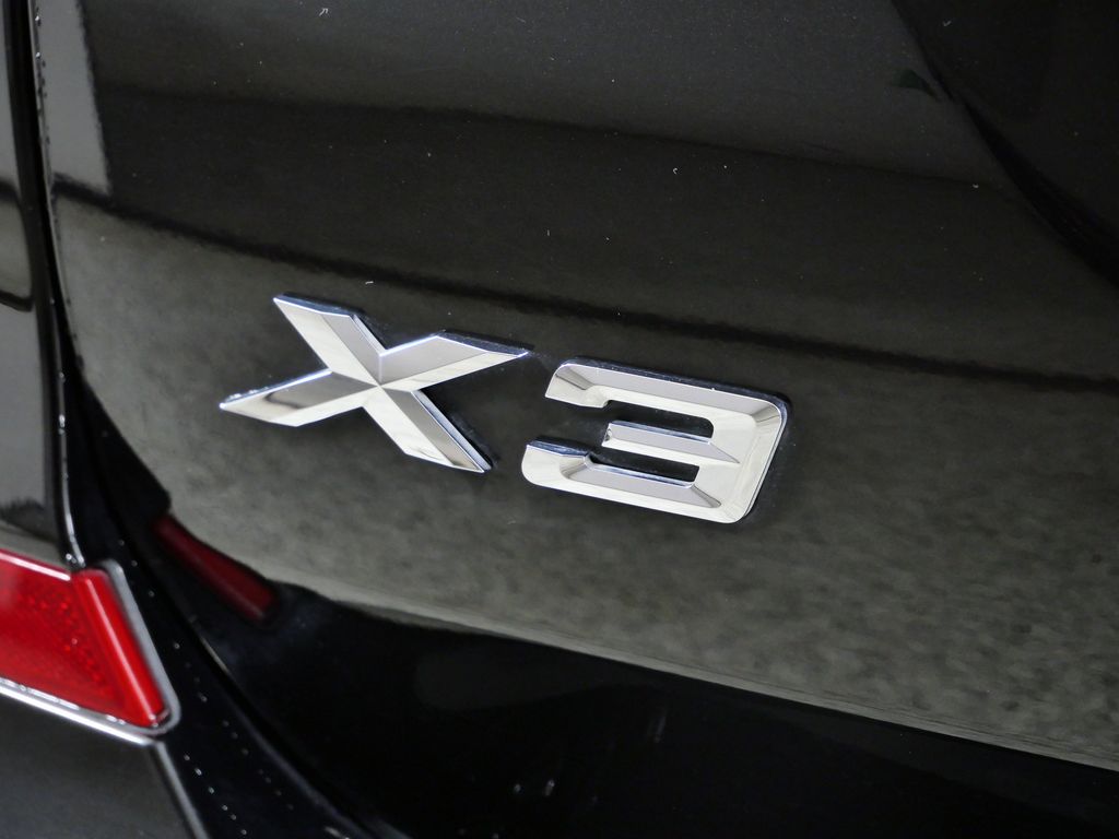 Thumbnail: 2021 BMW X3 - 14