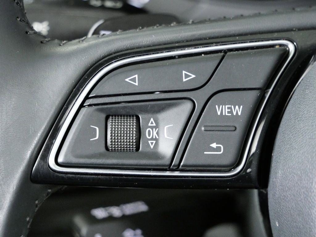 Thumbnail: 2018 Audi A4 - 40