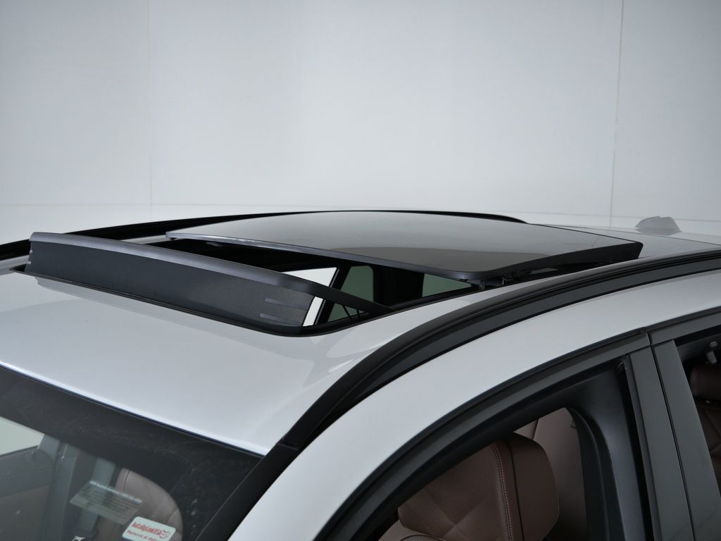 Thumbnail: 2026 BMW X5 - 18