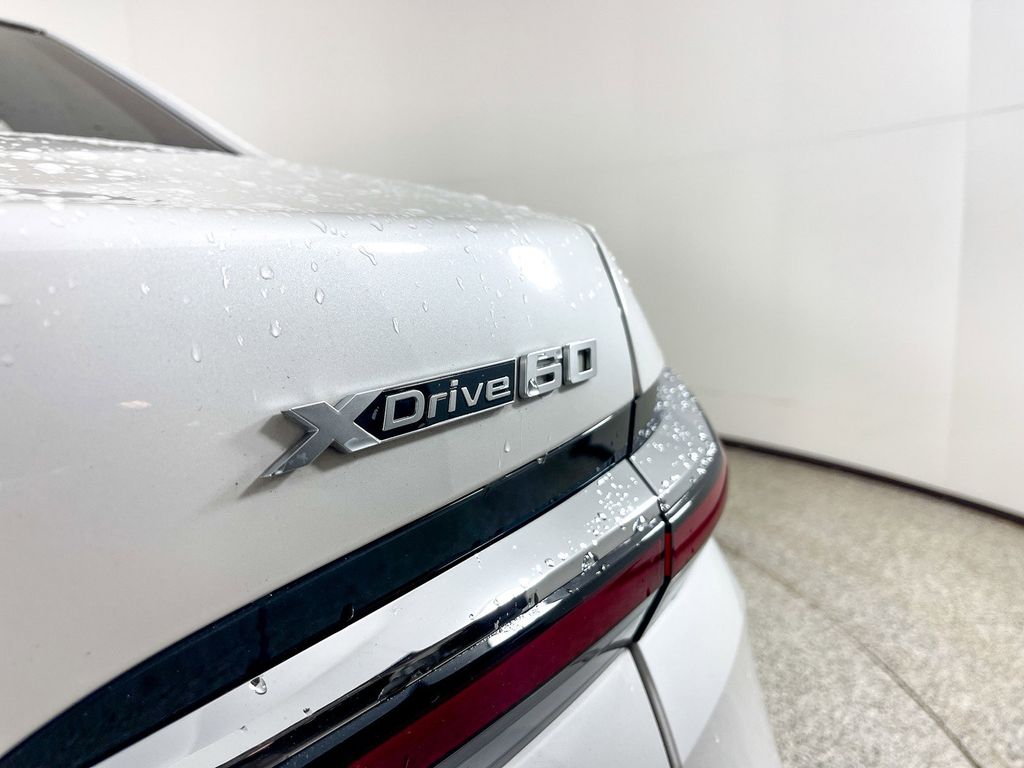 Thumbnail: 2023 BMW i7 - 17