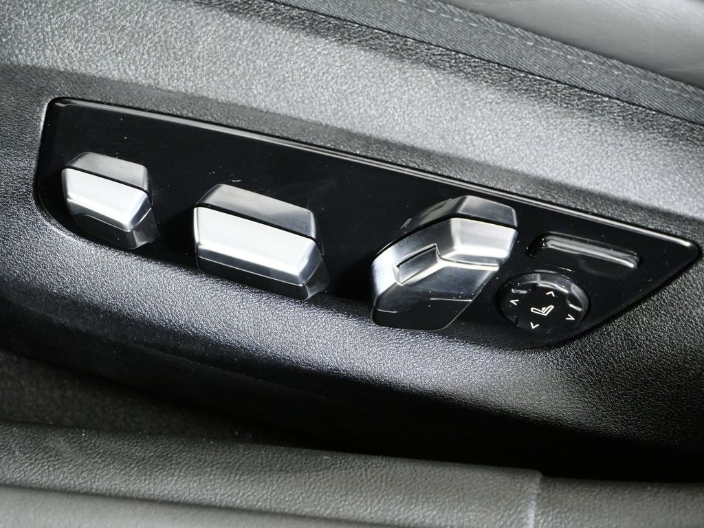 Thumbnail: 2023 BMW 5 Series - 43