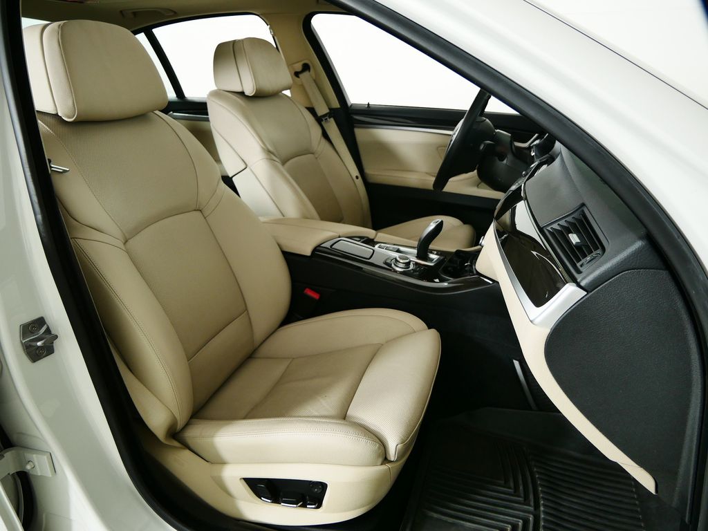 Thumbnail: 2013 BMW 5 Series - 22