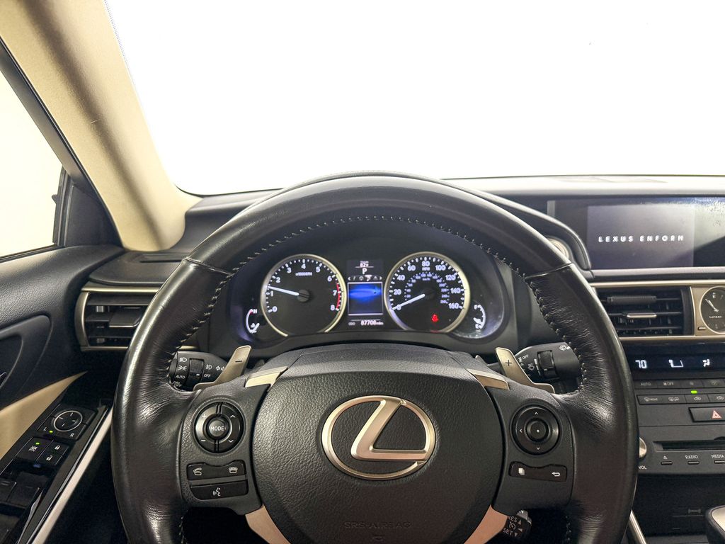 Thumbnail: 2015 Lexus IS - 8