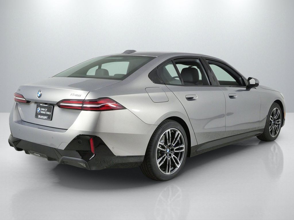Thumbnail: 2027 BMW 5 Series - 9